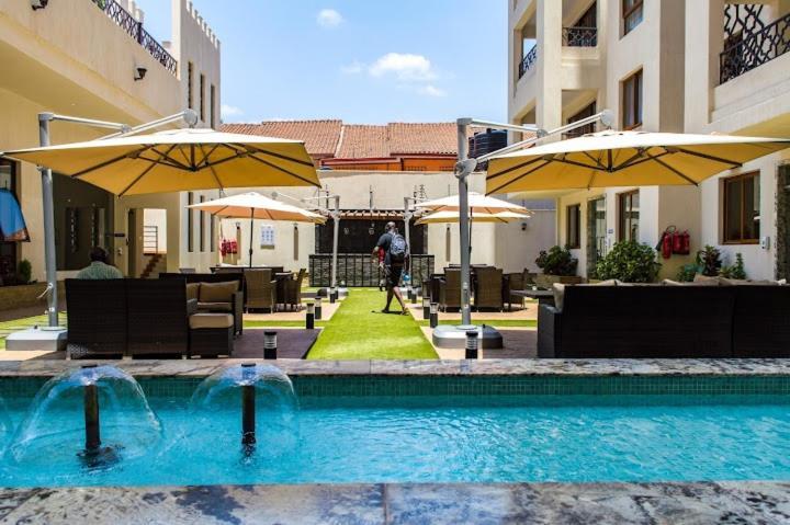 Kandiz Queendom Nairobi Exteriör bild